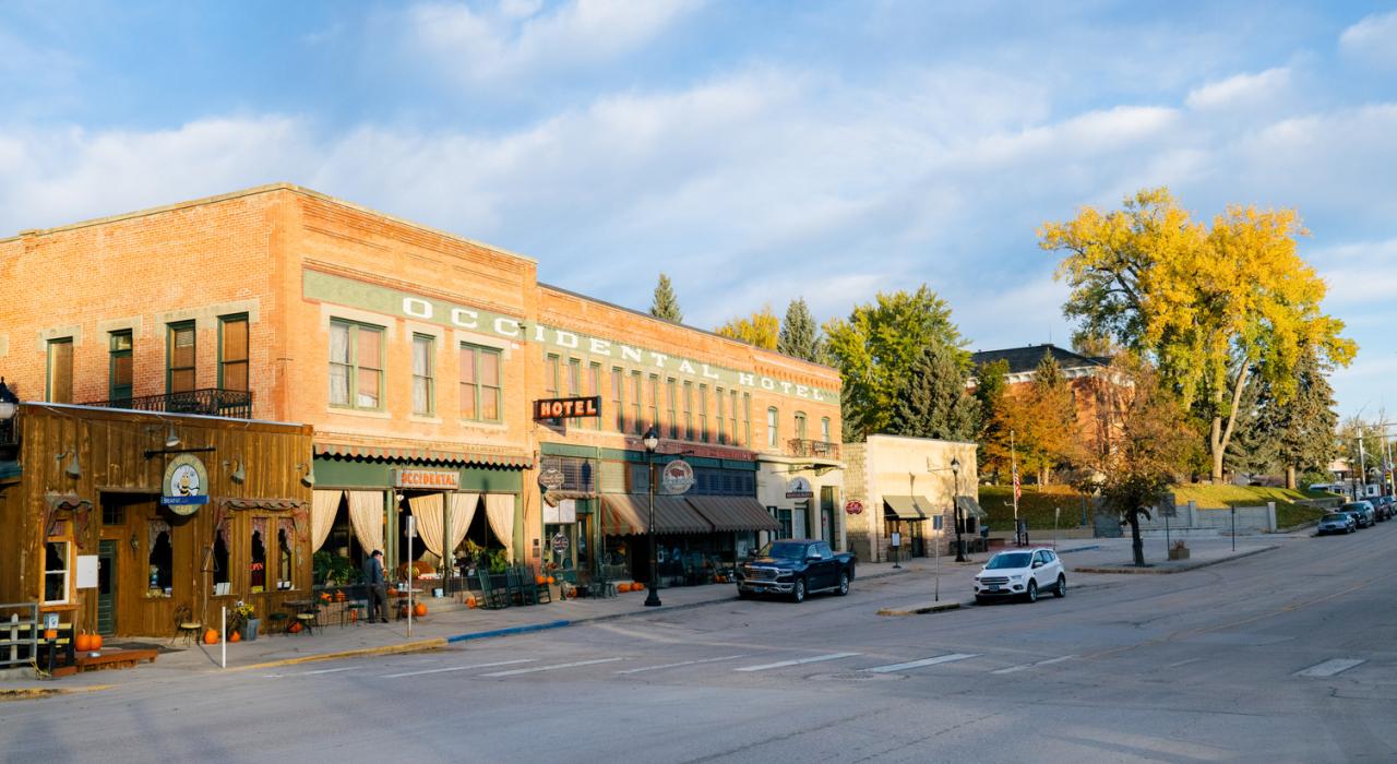 历史悠久的西方酒店位于布法罗市区，这里曾经是枪手和法外之徒的聚集地