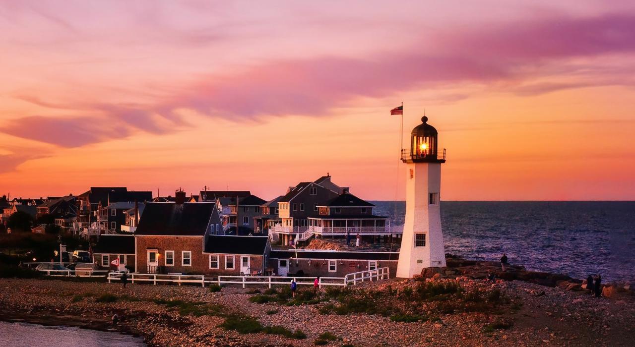 马萨诸塞州锡楚埃特的锡楚埃特灯塔日落景观 马萨诸塞州锡楚埃特的锡楚埃特灯塔日落景观