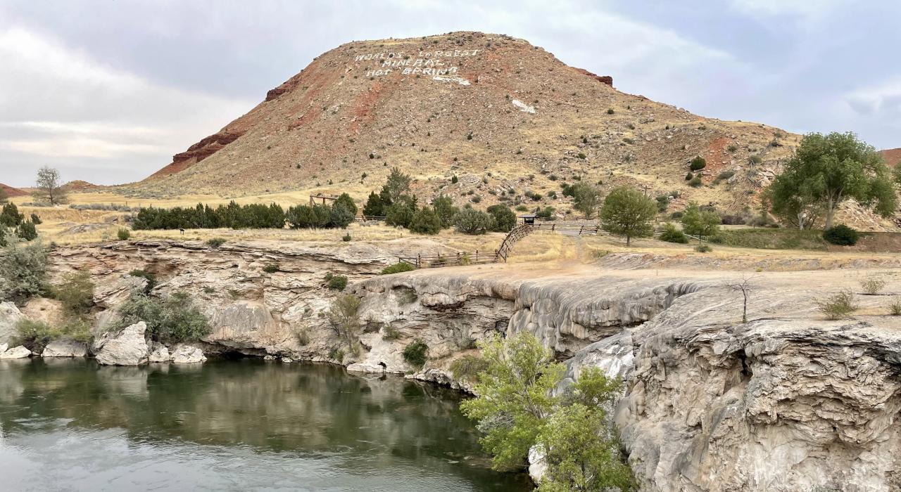 温泉州立公园，全球最大矿物温泉的所在地