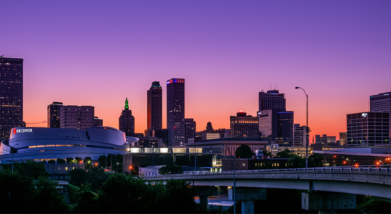 黄昏时分的塔尔萨天际线美景 黄昏时分的塔尔萨天际线美景