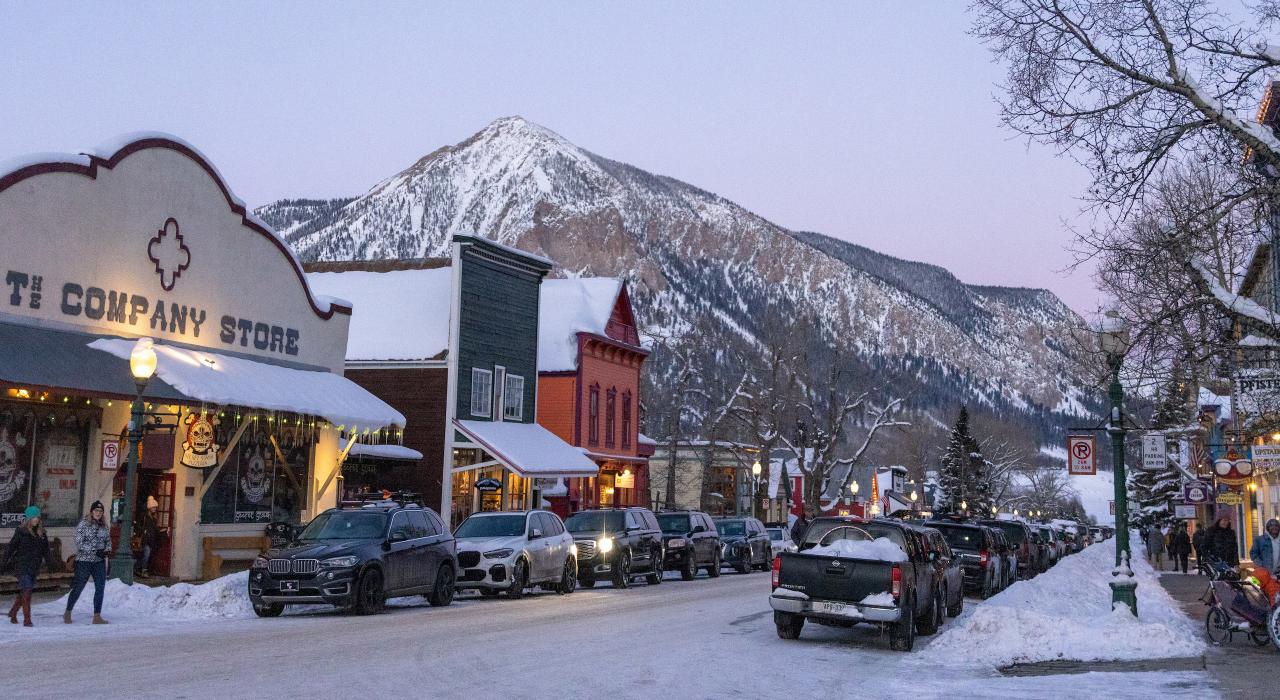 克雷斯特德比特市中心的冬季胜景