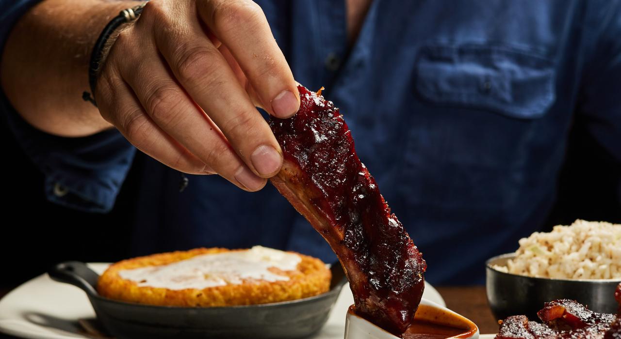 Fiorella's Jack Stack 烧烤店的优质烟熏肉