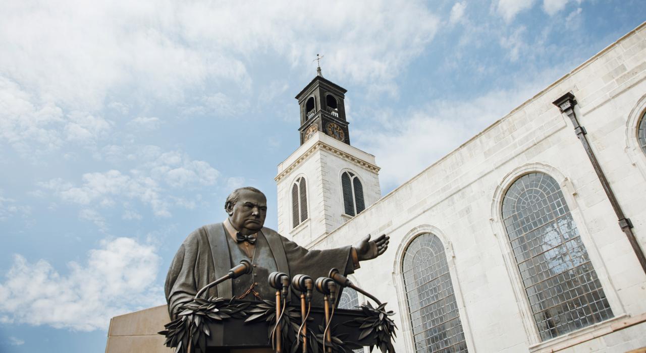 在美国丘吉尔国家博物馆参观“铁幕”和平演讲的发生地