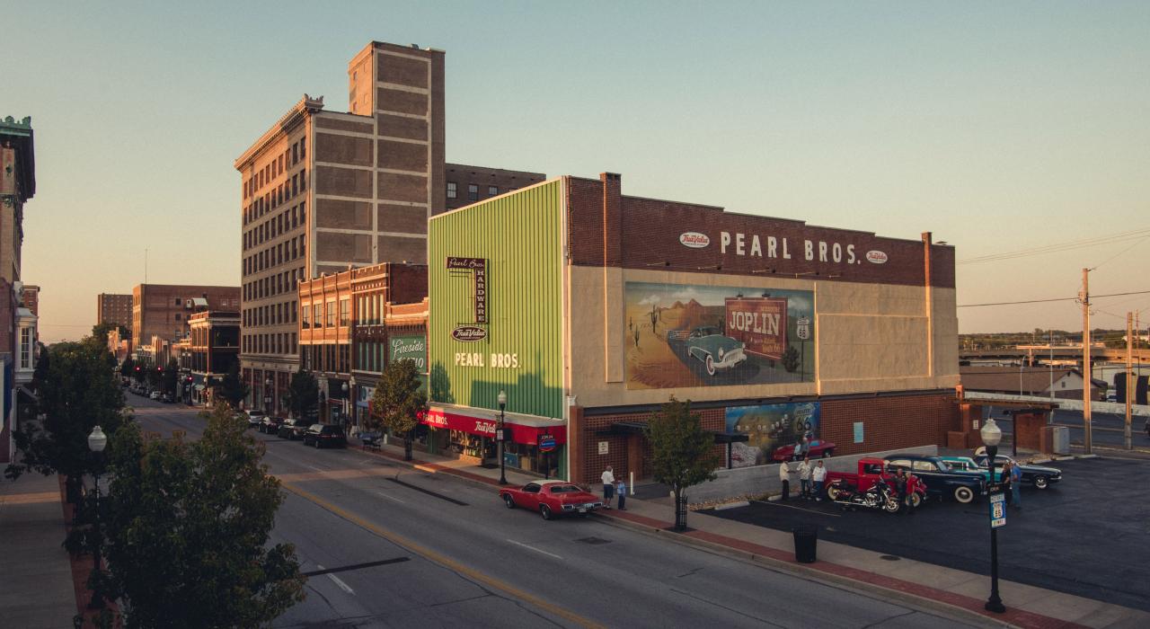 主街 66 号公路壁画公园向“母亲之路”致敬的艺术作品 主街 66 号公路壁画公园向“母亲之路”致敬的艺术作品