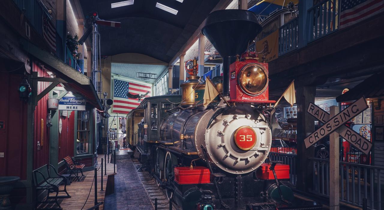 在佩蒂之家博物馆观摩 19 世纪 60 年代的蒸汽机车