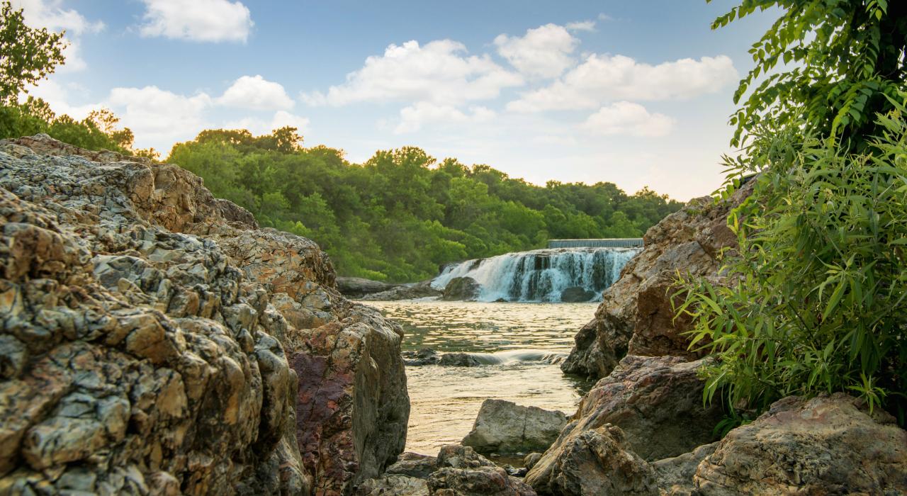 大瀑布,密苏里州最大的持续流动瀑布 大瀑布,密苏里州最大的持续流动瀑布