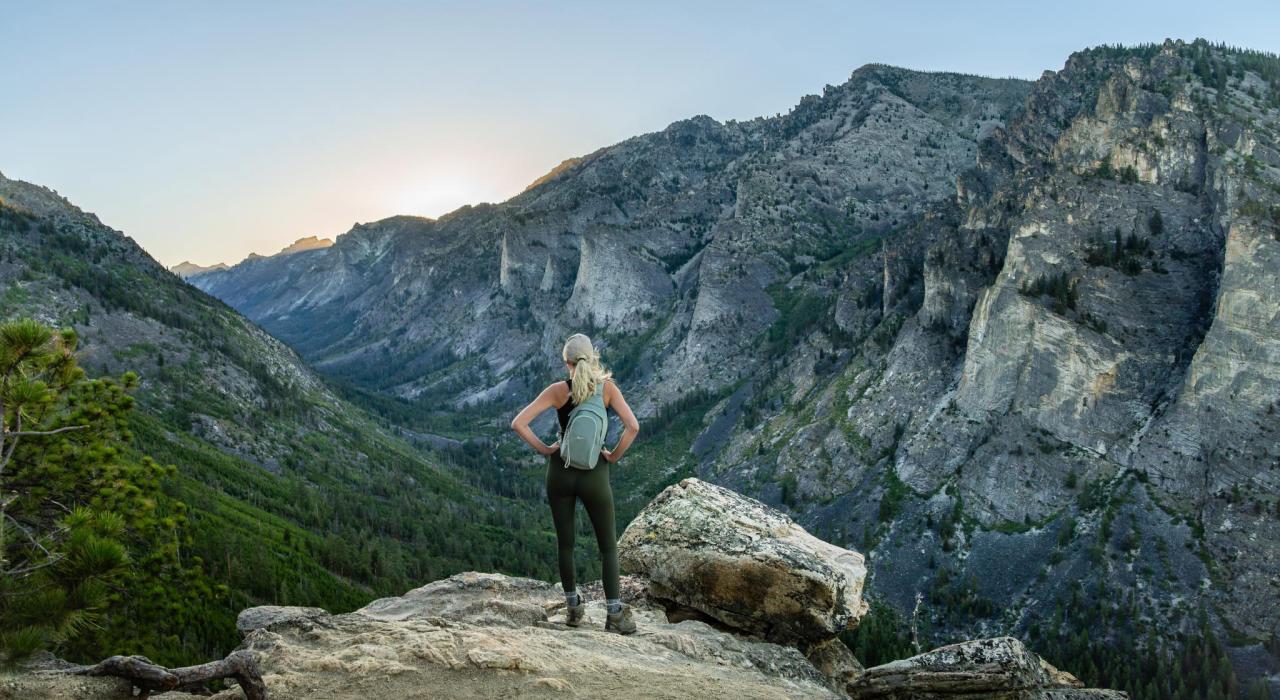 汉密尔顿郊外布洛杰特峡谷步道 (Blodgett Canyon) 上的壮丽风景