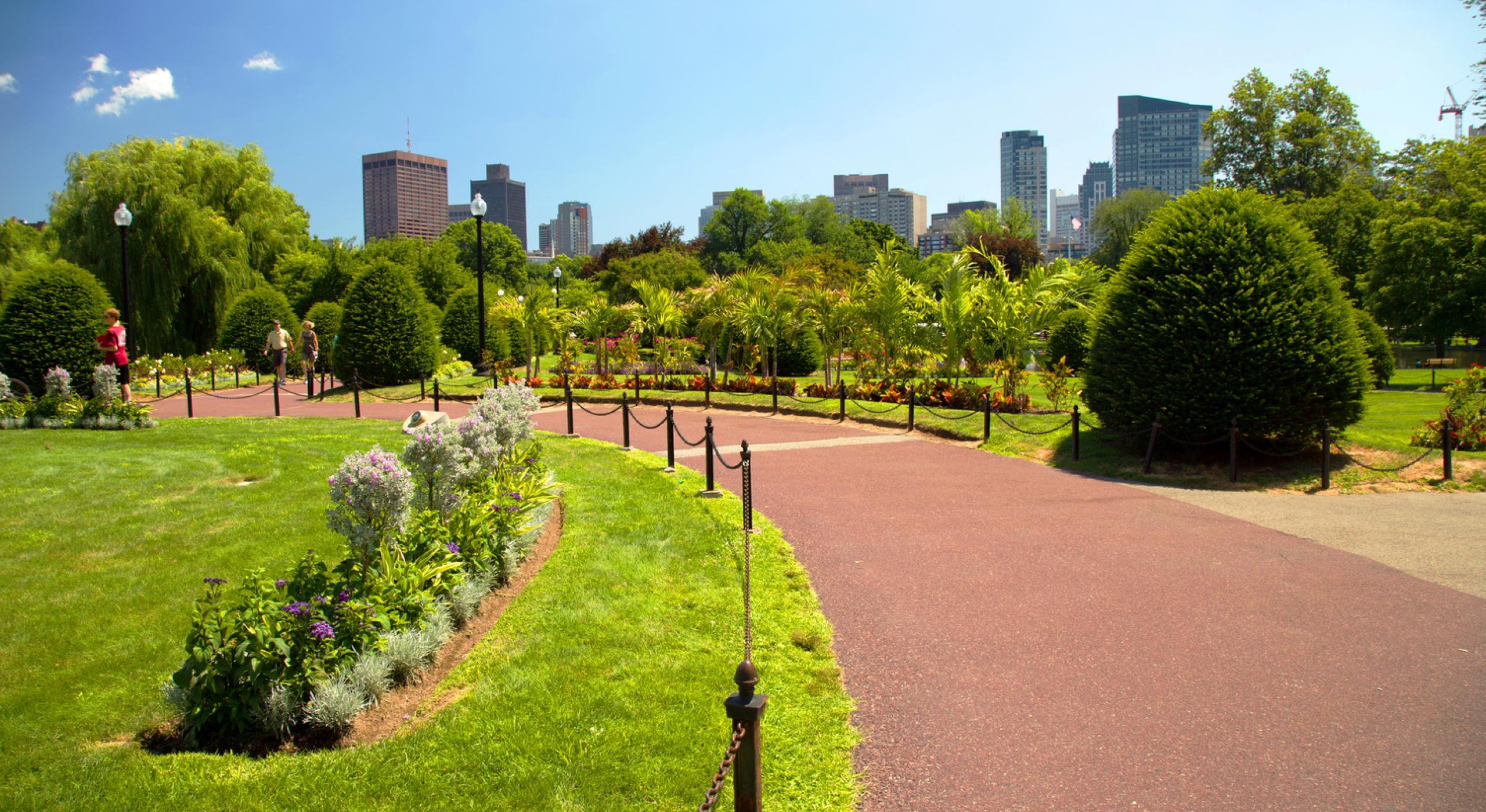 马萨诸塞州波士顿公共花园内的小径