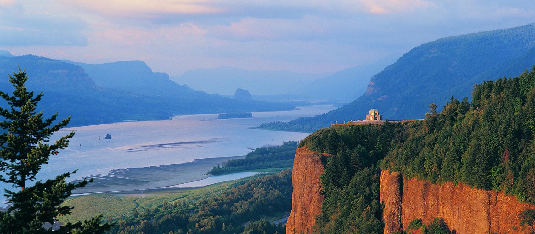 俯瞰哥伦比亚河峡谷国家风景区 俯瞰哥伦比亚河峡谷国家风景区