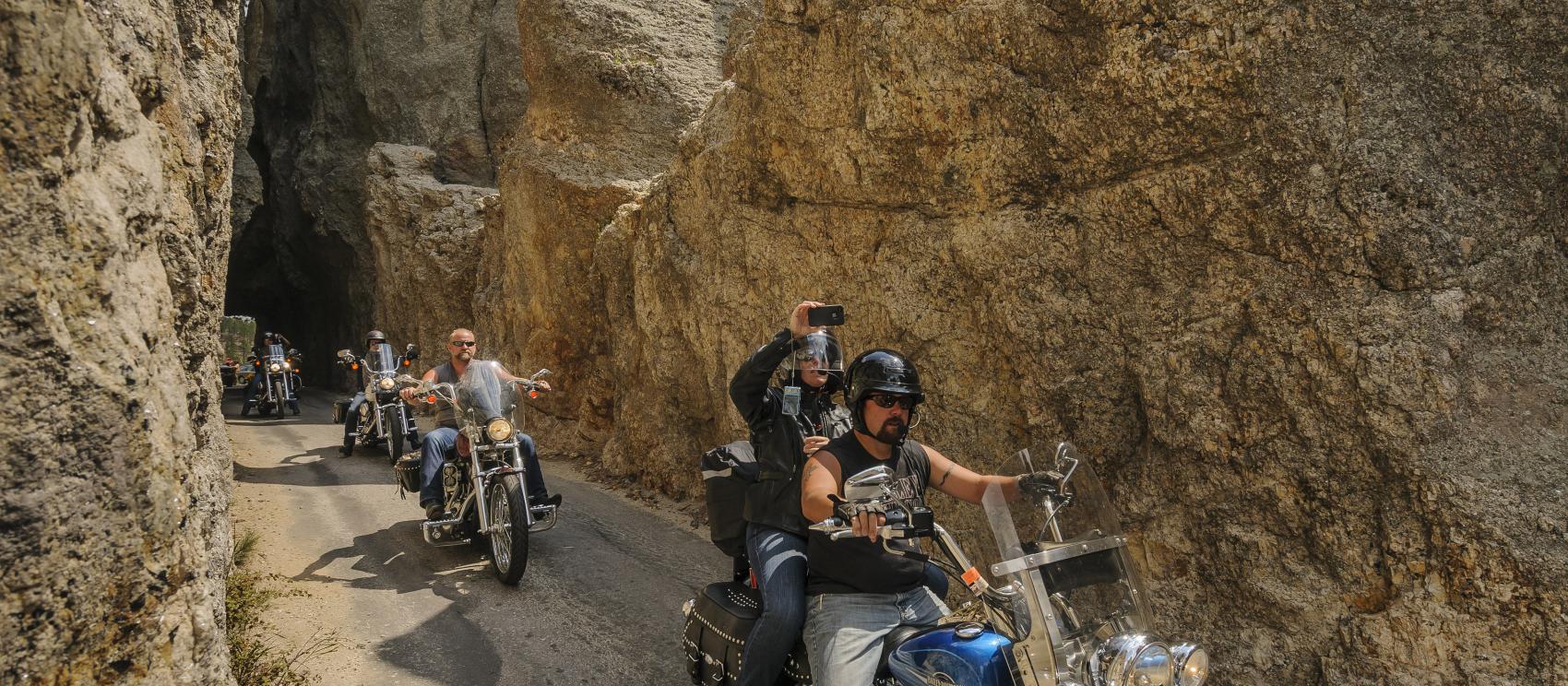 在针山之路兜风 在针山之路兜风