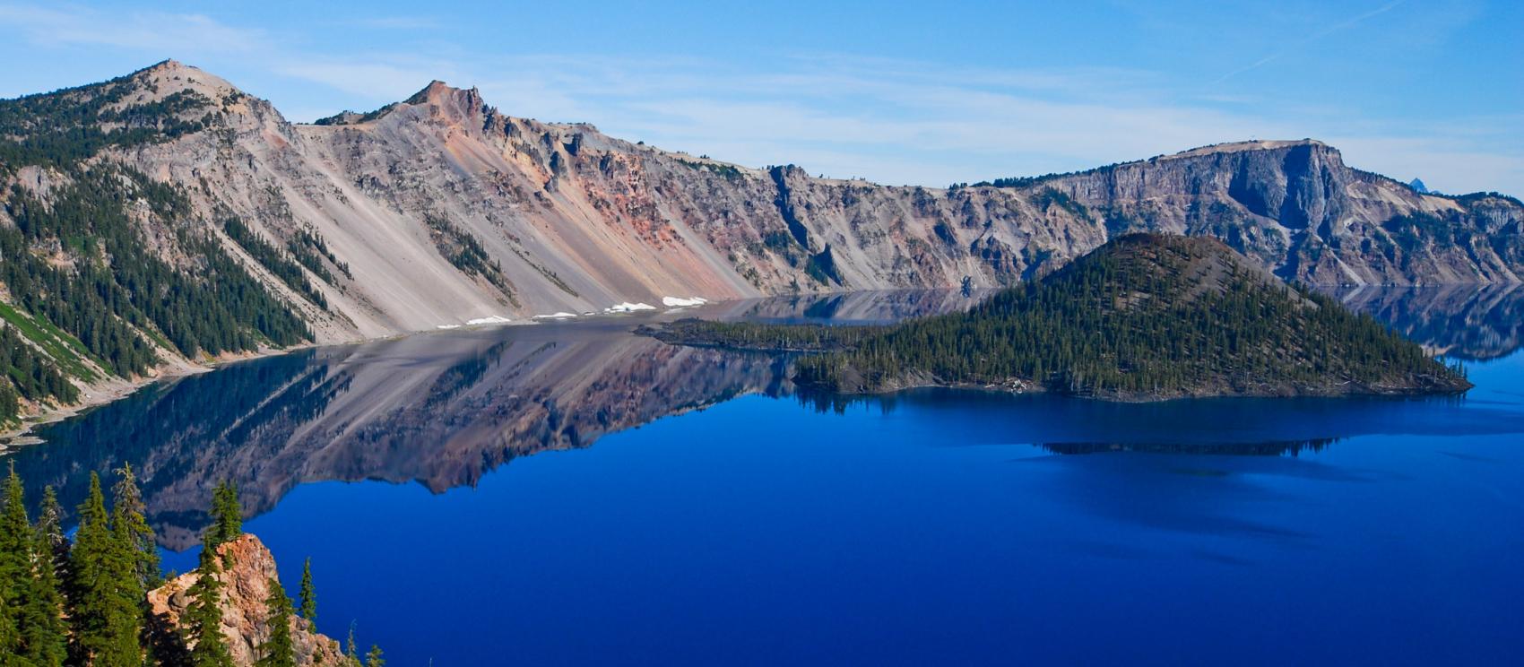 火山口湖湖中倒映 火山口湖湖中倒映