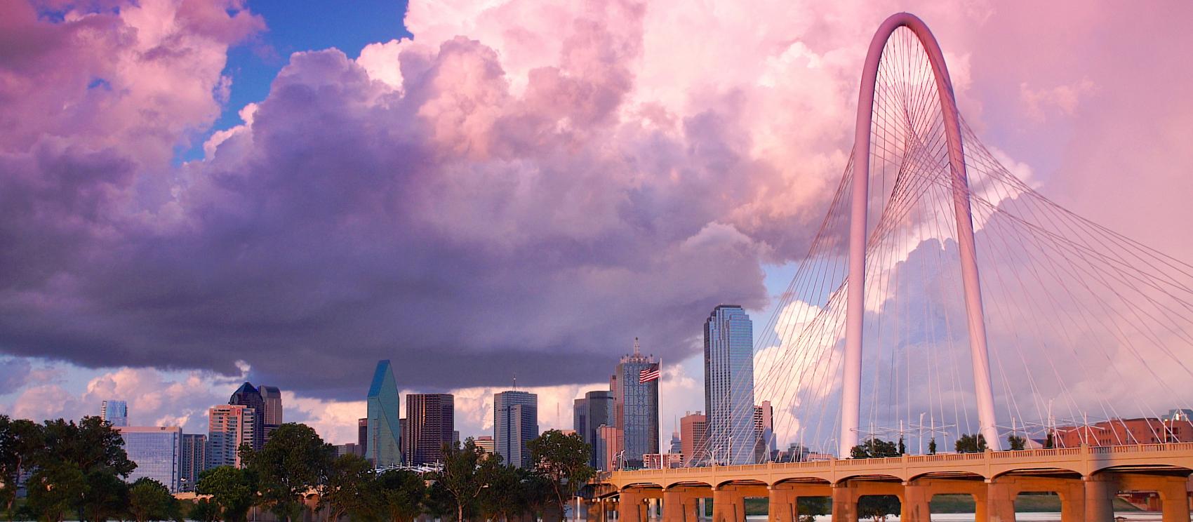 120 米高的玛格丽特•亨特•希尔大桥为达拉斯天际线更添风采 120 米高的玛格丽特•亨特•希尔大桥为达拉斯天际线更添风采