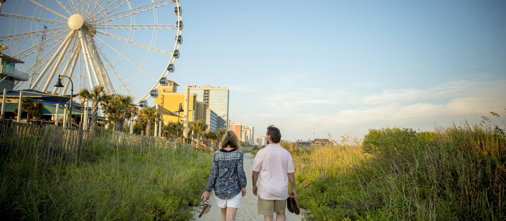 在美特尔海滩浪漫散步 在美特尔海滩浪漫散步