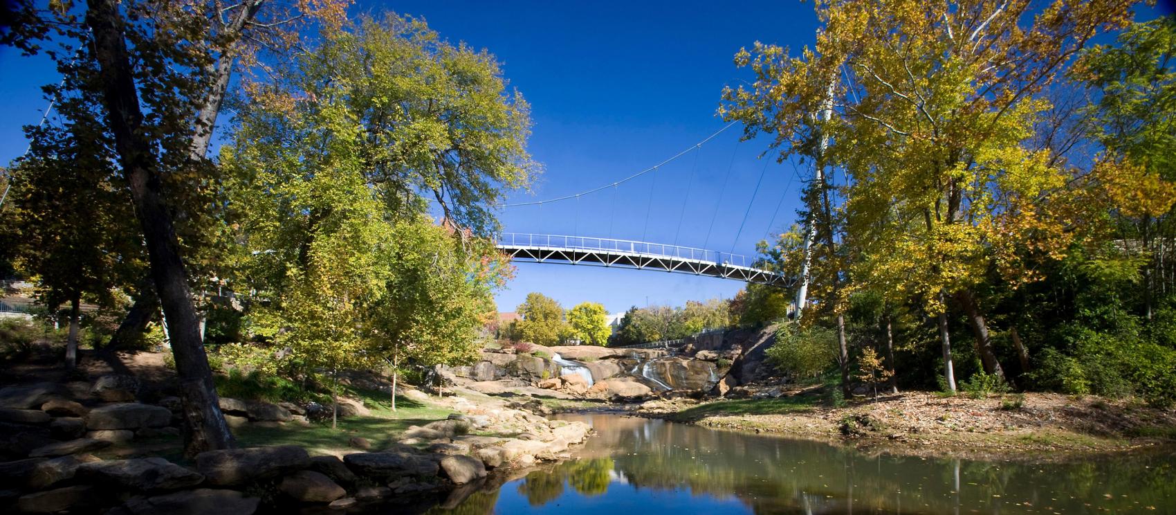 格林维尔芦苇丛瀑布公园的特色悬浮桥 格林维尔芦苇丛瀑布公园的特色悬浮桥