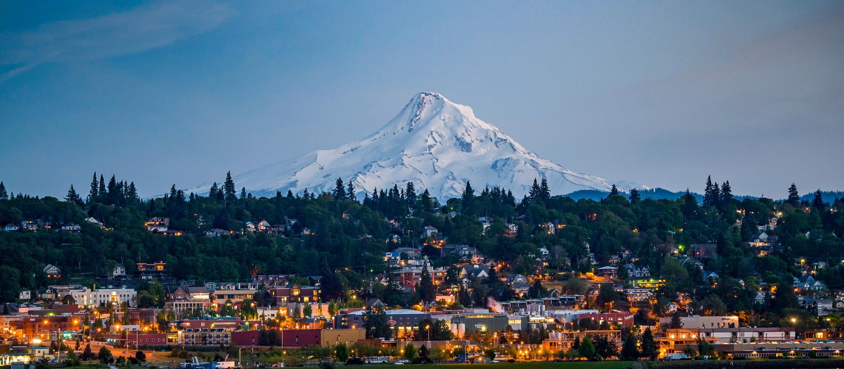 胡德里弗的迷人夜景