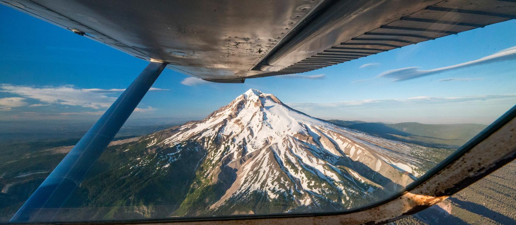 参加空中观光游欣赏胡德山美景