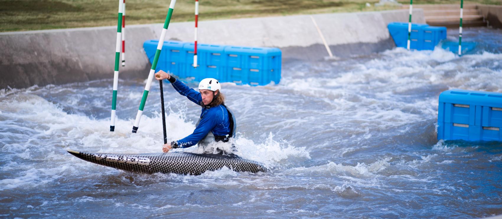 在俄克拉荷马城的 RIVERSPORT Adventure Park 探险公园内乘皮划艇激流勇进,来一场激动人心的漂流之旅 在俄克拉荷马城的 RIVERSPORT Adventure Park 探险公园内乘皮划艇激流勇进,来一场激动人心的漂流之旅