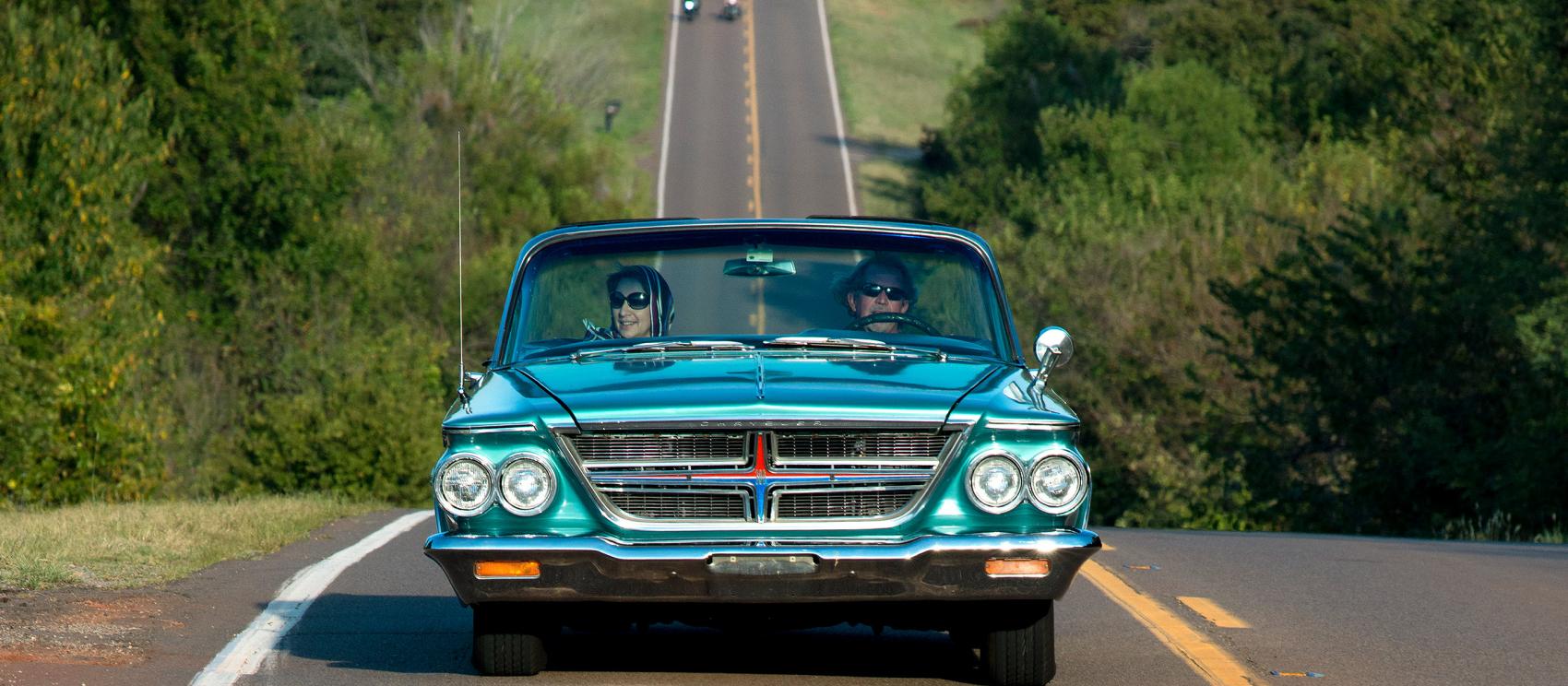 沿着标志性的 66 号公路最长的一段路巡游,欣赏沿途迷人风景 沿着标志性的 66 号公路最长的一段路巡游,欣赏沿途迷人风景