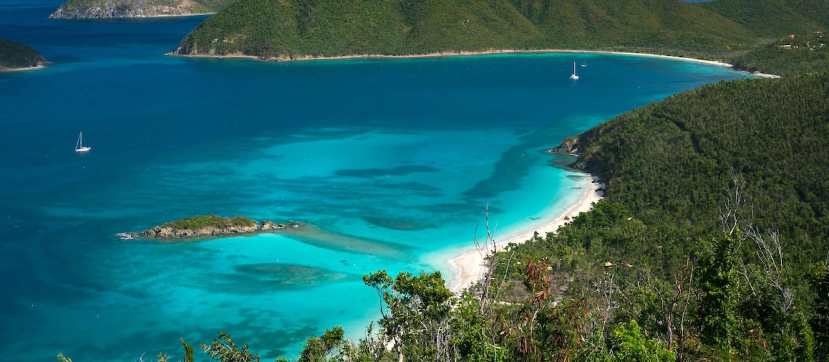 圣约翰岛象鼻湾令人震撼的海滩美景