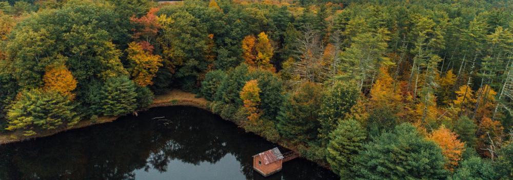 鸟瞰纽约州哈德逊河谷的秋日美景