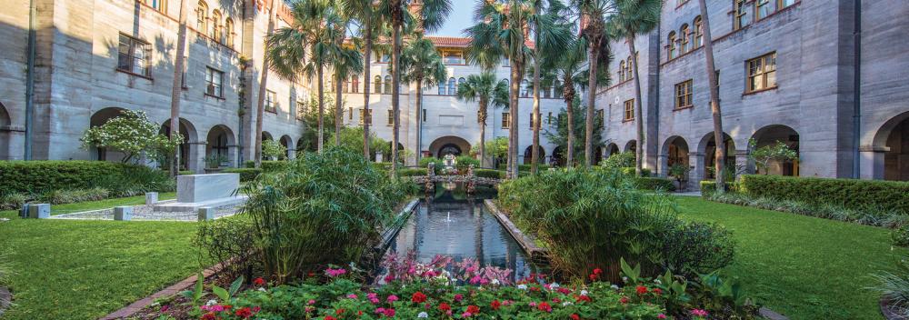 佛罗里达州圣奥古斯丁莱特纳博物馆的庭院
