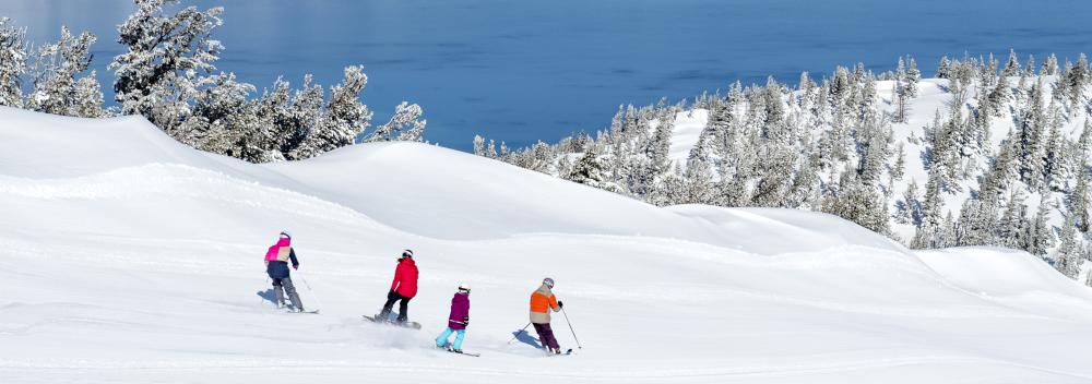 在加利福尼亚州太浩湖的天堂山滑雪